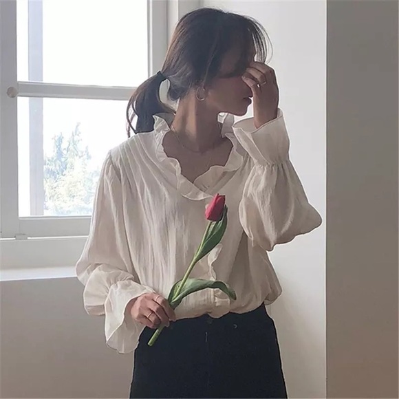 White blouse shirt bell sleeve ruffle button down womens - Picture 2 of 6